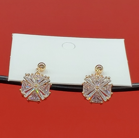 🎁Square Crystal Dangle Earrings - Picture 3 of 9